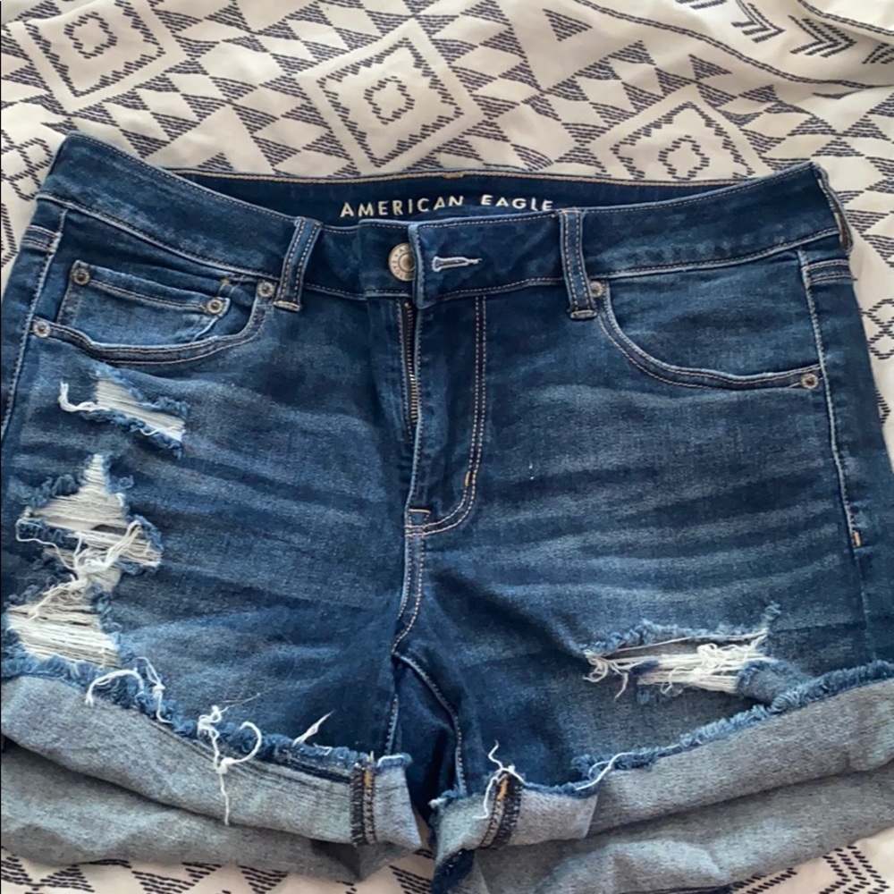 AE midi shorts. Super stretch